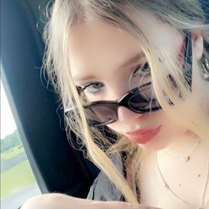 Meet your Posher, Bella